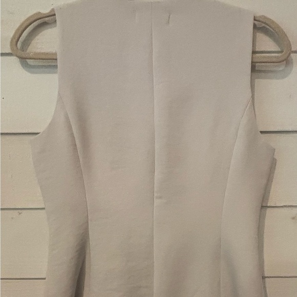 House of Harlow 1960 NWT Cream Sleeveless button down vest in size 6 - Picture 6 of 11